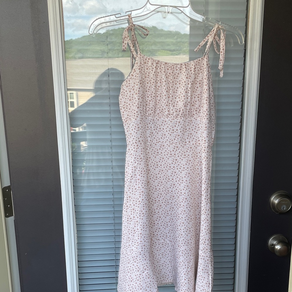 Tan and cream Floral dress-XS-Price as Marked-No Offers